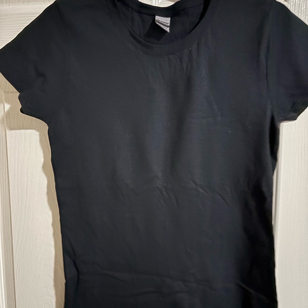 Gildan Women's Short Sleeve Crewneck Tee in Black